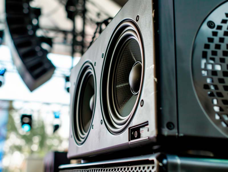 Alquilar altavoces baratos en Madrid